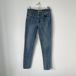 LEVIS Hi-Rise Skinny Jean